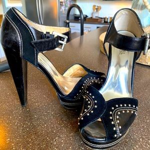 Stunning Michael Kors platform sandals. Size 9.5